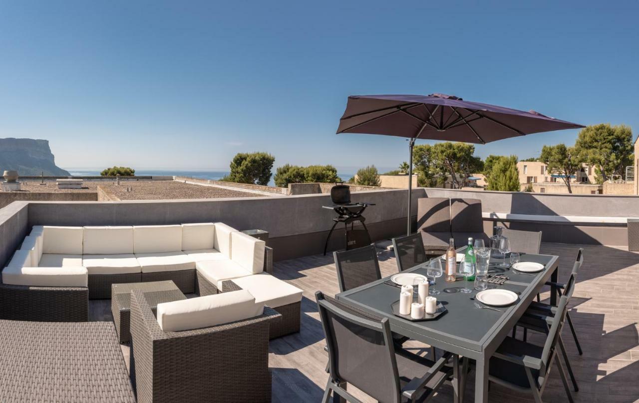 Le Vallat vue mer cassis terrasse privative spa jacuzzi barbecue calanques Esterno foto